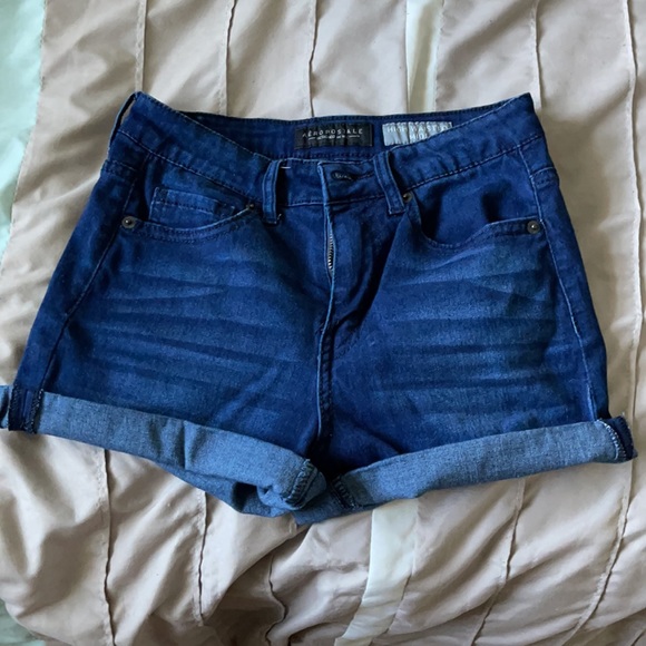 MY FAVORITE high waisted shorts - Picture 2 of 9